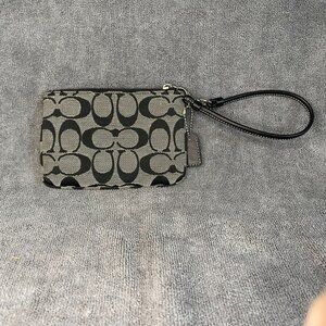 NWOT Vintage Coach Wristlet in Large Signature Black Canvas